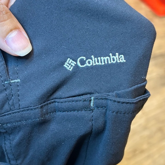 Columbia Women’s 2 in 1 Convertible Black Outdoor Pants - Size 6 - Picture 8 of 10